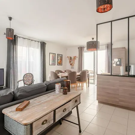 Maison Dans Un Lotissement Tranquille Sur
