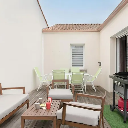 Maison Dans Un Lotissement Tranquille Sur *